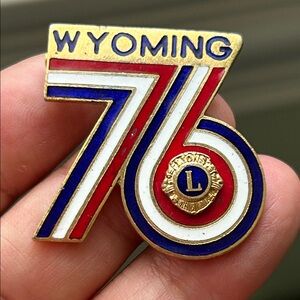 🖤Vintage Lions International WYOMING 76 Enamel Pin